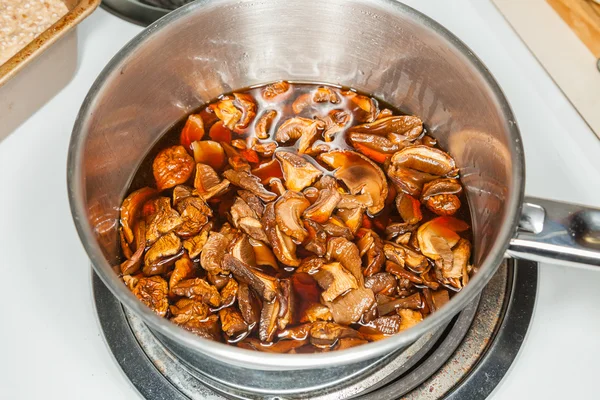 Soaking mushorooms — Stock Photo, Image