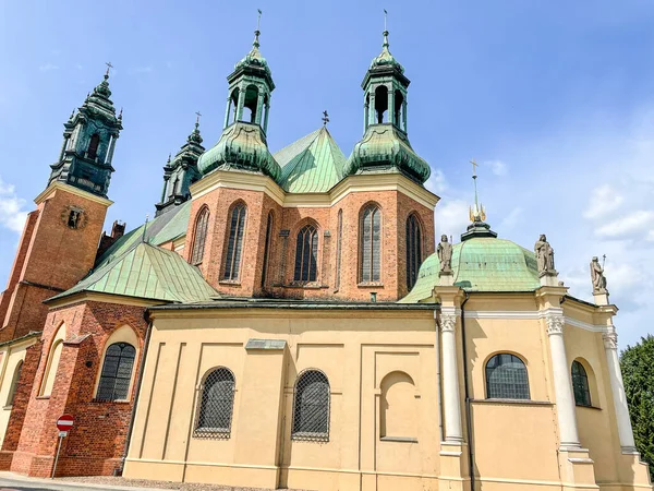 포즈나니에 베드로 대성당 바오로 대성당은 폴란드에서 성당중 하나이며 세기에 폴란드 — 스톡 사진