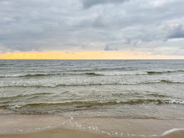 Kolobrzeg 'de yaz tatilleri sırasında Central Beach.
