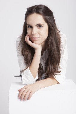 çok sevimli bir kadın