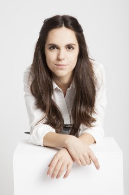 çok sevimli bir kadın