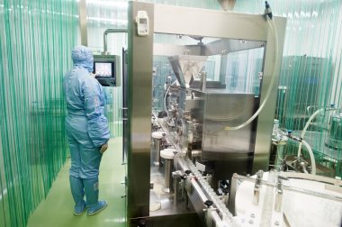 ilaç fabrikası işçisi