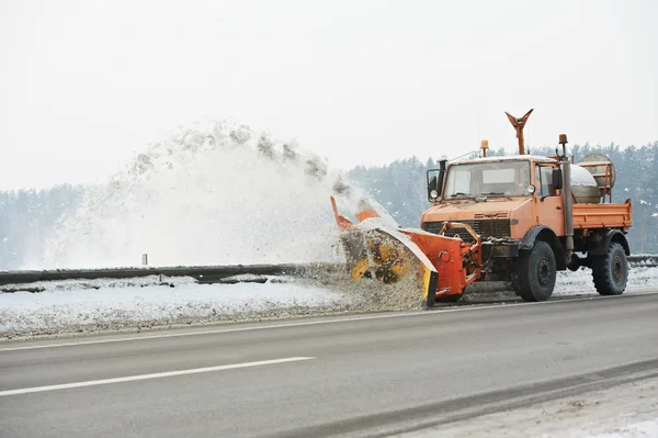 Winter road snow removal — Zdjęcie stockowe