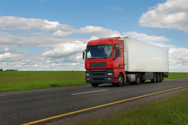 Kırmızı Kamyon kamyon römork ile