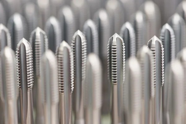 Hoop van afgewerkte metalen boren — Stockfoto