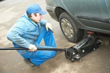 machanic tamirci kriko ile uygun lastik