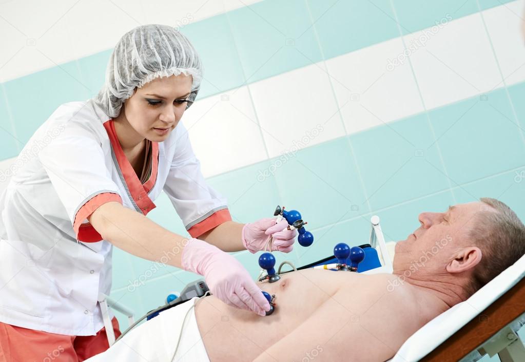 положили в кардиологию. положили в кардиологию. пациентом в реанимации с инсультом. реанимация после инсульта. положили в кардиологию.