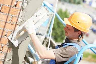 Cephe Oluşturucu sıvacı iş başında