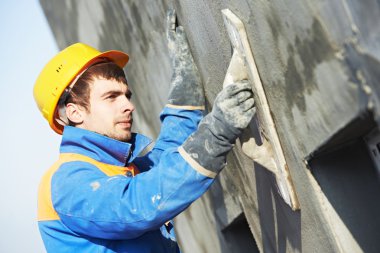 Cephe Oluşturucu sıvacı iş başında