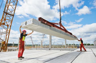 betonarme döşeme yükleme işçi