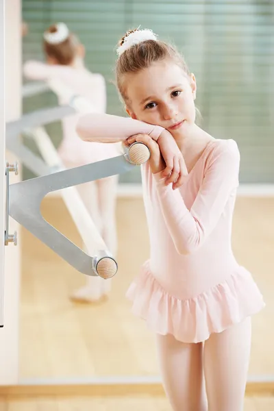 Girl at ballet training — Stock Photo, Image