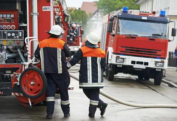 Pompiere in servizio — Foto Stock