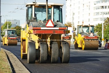 iş yerinde pnömatik Asfalt Silindiri