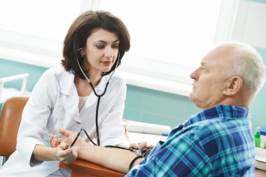 Kan basıncı doktor testi