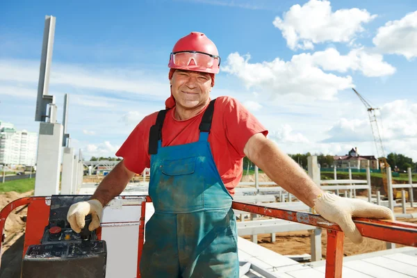 Porträt eines Bauarbeiters — Stockfoto