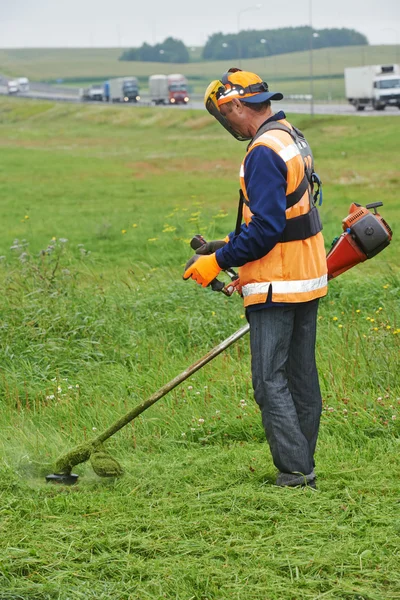 Rasenmäher-Arbeiter — Stockfoto