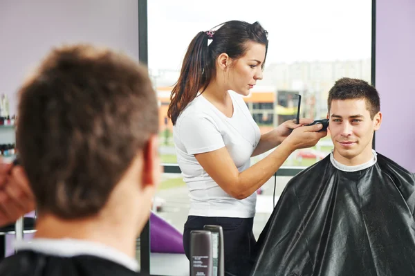 Male hairdresser at work — Stock Photo, Image