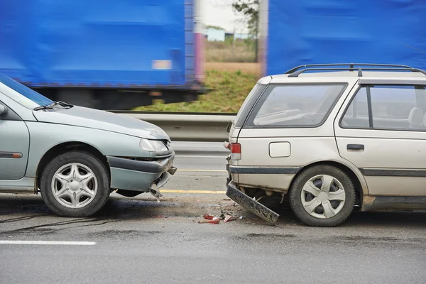 Araba kazasında çarpışma — Stok fotoğraf