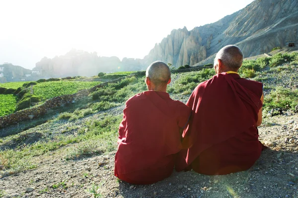 iki Hintli Tibet keşiş lama
