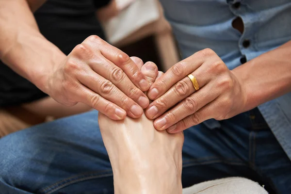 Foot massage — Stock Photo, Image