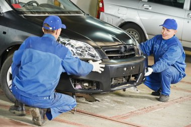 Auto mechanic repair car body clipart