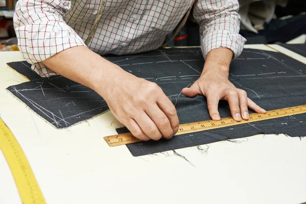 Tailor hands at works — Stock Photo, Image