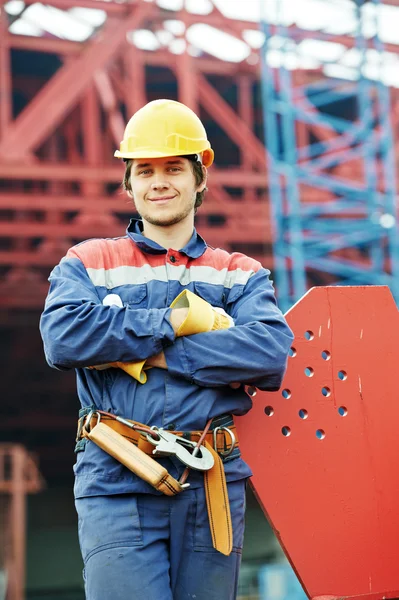 Konstruktor robotnik na budowie — Zdjęcie stockowe