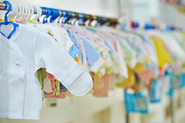 Новорожденный магазин одежды
