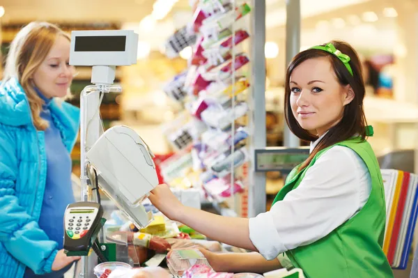 Shopping. Check out in supermarket store — Stock Photo, Image