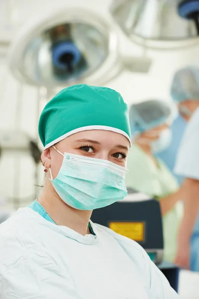 Surgeon doctor in surgery operation room — Stock Photo, Image