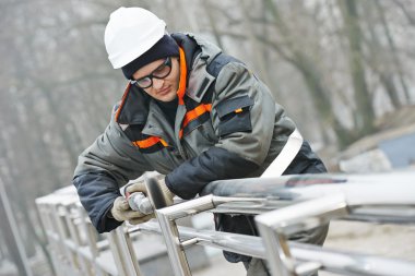 işçi parlatma metal çit bariyer