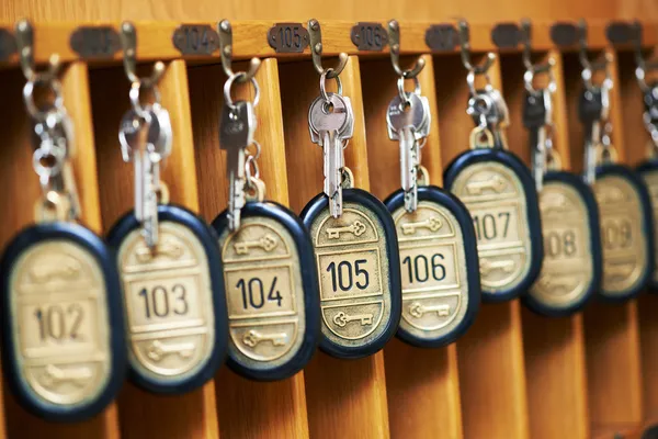Hotel sleutels in kabinet — Stockfoto