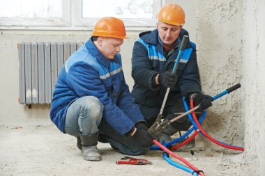 mühendis tamircilerin Isıtma sistemi yükleme