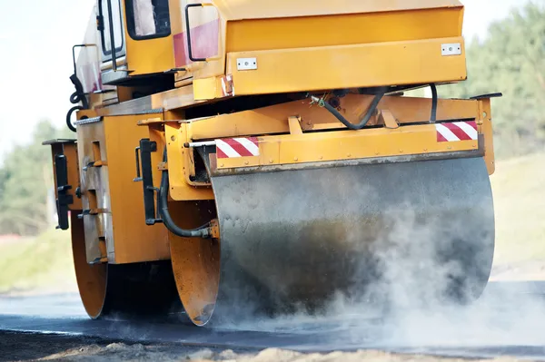 Compactor roller at asphalting work — Stock Photo, Image