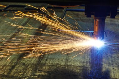 lazer veya plazma kesim ile metal levha, kıvılcım