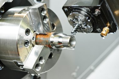 Metal makine aleti üzerinde işlem freze