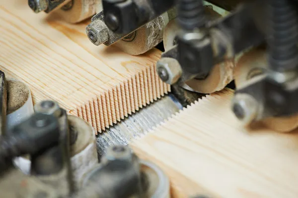 Holzplanken-Keilzinkenverbindung — Stockfoto