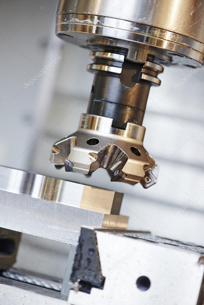 Process of metal machining by mill