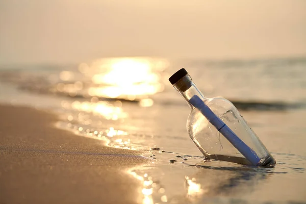 Bottle Message Sea Ocean Sunset Beach Hope Concept — Stock Photo, Image