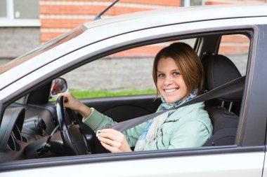 genç kadın arabada tespit etmek