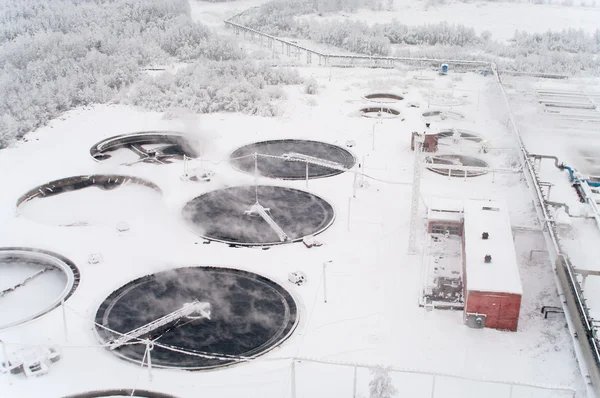 Planta de tratamiento de aguas residuales en invierno — Foto de Stock