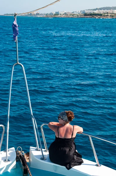 ヨットの女性 — ストック写真
