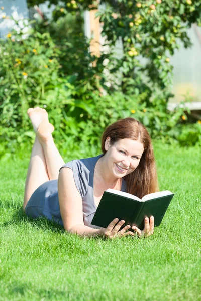 Mooie vrouw — Stockfoto