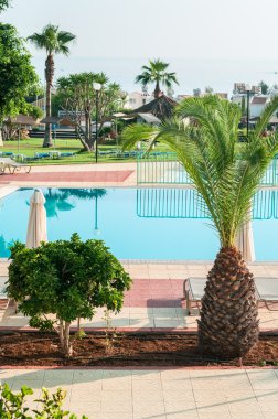 Otelde yüzme havuzu