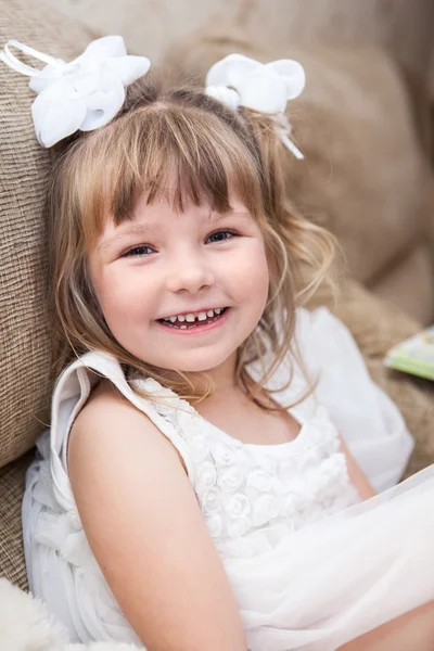 Menina muito pequena — Fotografia de Stock