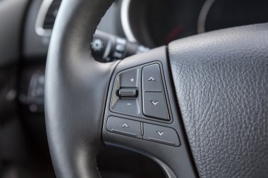 tekerlek üzerinde kontrol düğmeleri