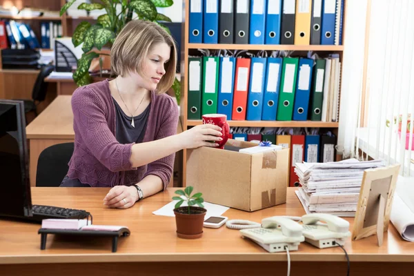 Dismissal woman in the workplace — Stock Photo, Image