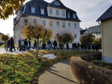ZWOENITZ, SAXONY, GERMANY - 30 Ekim 2021 Corona 'ya Karşı Gösteri