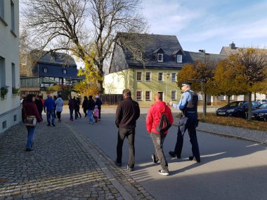 ZWOENITZ, SAXONY, GERMANY - 30 Ekim 2021 Corona 'ya Karşı Gösteri