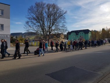 ZWOENITZ, SAXONY, GERMANY - 30 Ekim 2021 Corona 'ya Karşı Gösteri